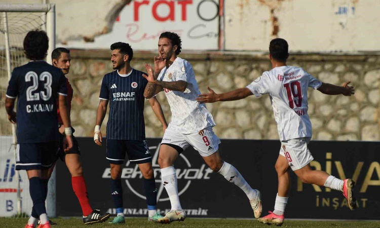 Gündemden Son Bilgiler: TFF 2. Lig'de Sultan Su İnegölspor, sahasında Fethiyespor'u 2-1 mağlup etti.
