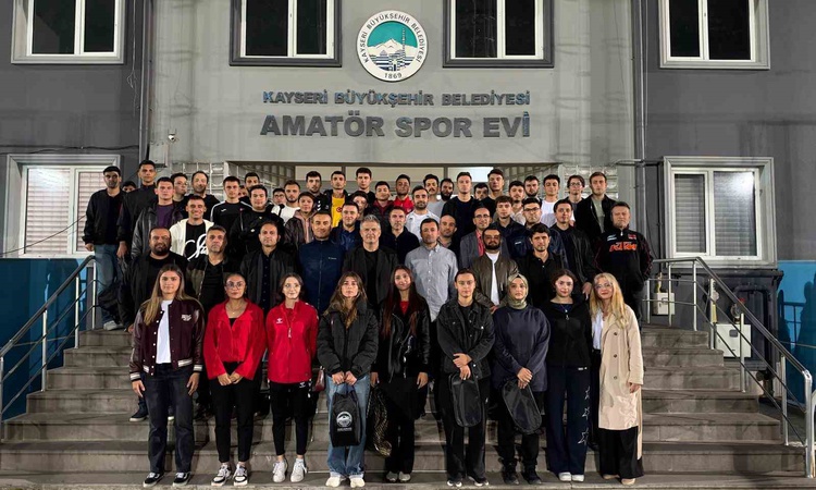 Gündemden Son Bilgiler: TFF, 2026-2027 sezonu öncesi Kayseri amatör hakemlerine kıyafetleri teslim etti ve Mer