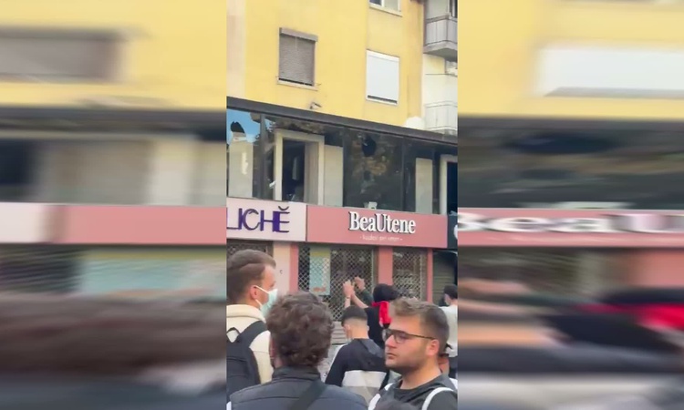 Gündemden Son Bilgiler: Tiran'da öğrenci eylemlerinin ikinci gününde Eğitim Bakanlığı binası ateşe verildi ve