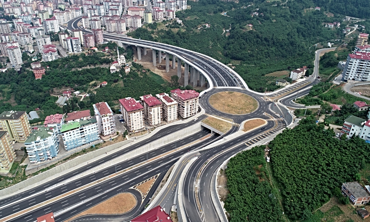 Gündemden Son Bilgiler: Trabzon'da 54 kilometrelik 3 şeritli Güney Çevre Yolu'nda çalışmalar sürüyor