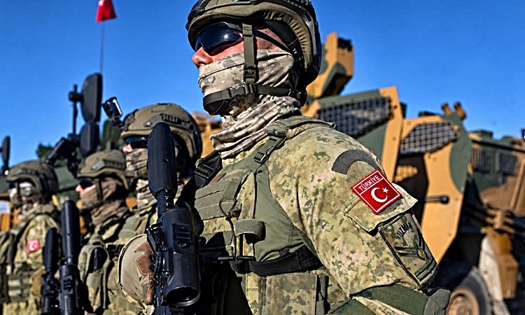 Gündemden Son Bilgiler: Türk ordusu tarafından eğitildiler! Ülkenin liderinden terörle mücadele talimatı ve Me