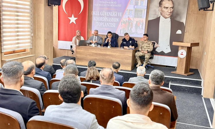 Gündemden Son Bilgiler: Tut'ta okul güvenliği koordinasyon toplantısı Kaymakam Bağış başkanlığında yapıldı | İ