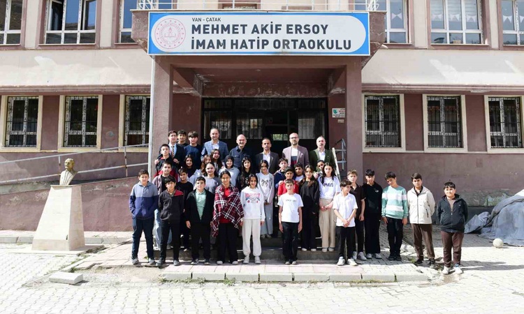 Gündemden Son Bilgiler: Van İl Milli Eğitim Müdürü Çandıroğlu, Çatak'ta DYK kurslarını inceledi