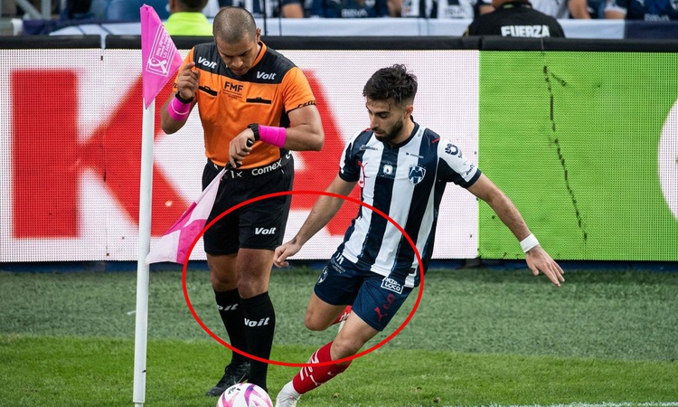Gündemden Son Bilgiler: Yanlışlıkla hakemi tekmeledi! Görüntüdeki futbolcuyu Türkiye'de tanımayan yok