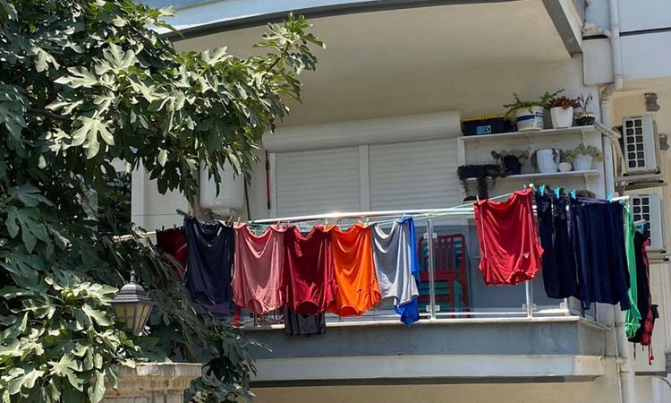 Gündemden Son Bilgiler: Yargıtay'dan milyonları ilgilendiren karar! Balkonunda çamaşır asanlar dikkat ve Merak