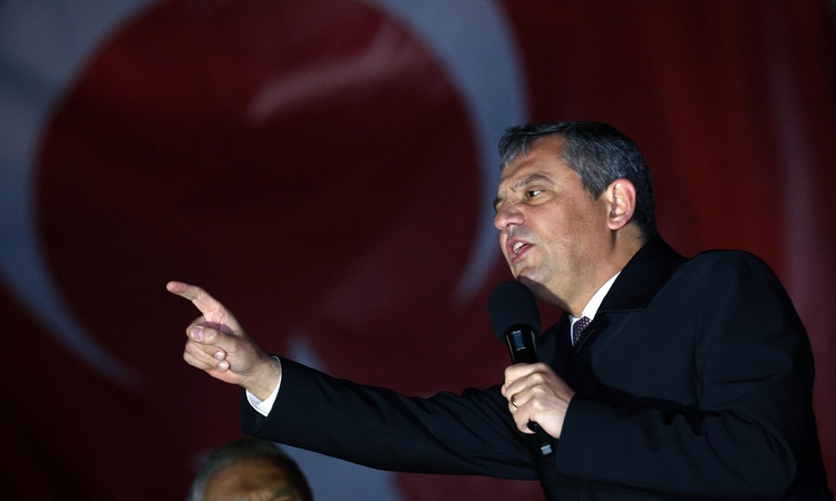 Gündemden Son Bilgiler: YENİ Parti Genel Başkanı Özgür Özel, Sakarya Zaferinin 105. yıl dönümünü kutladı: Geli