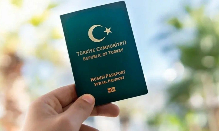 Gündemden Son Bilgiler: Yeşil pasaport için yeni meslek grubu sıraya girdi! 15-20 yıl şartı koydular: Gelişmel