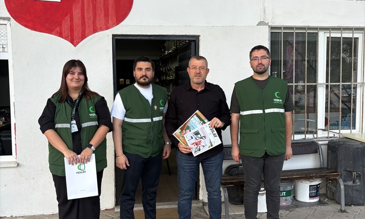 Gündemden Son Bilgiler: Yeşilay, Samsun'daki futbol akademilerini bağımlılık eğitimi için ziyaret etti: Gelişm