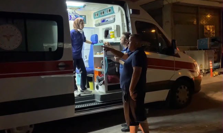 Gündemden Son Bilgiler: Zeytinburnu'nda 5 katlı binada yangın: 5 kişi dumandan etkilendi ve Merak Edilenler