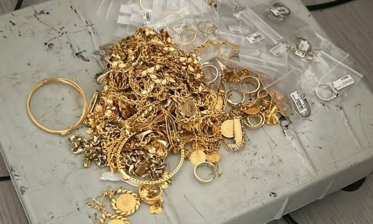 Gurbetçi ailede 603 gram kaçak altın ele geçirildi: Gelişmeler Takip Ediliyor