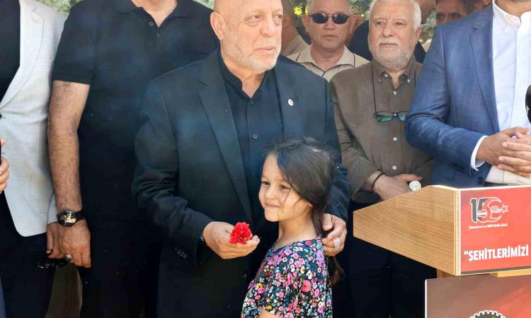 A meaningful visit from HAK-İŞ to the July 15 Martyrs' Cemetery - News
