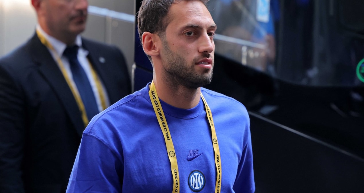 Son Gelişme: Hakan Çalhanoğlu kariyeriyle ilgili kararını verdi! Inter mi? Galatasaray mı? - Son Dakika Haberl