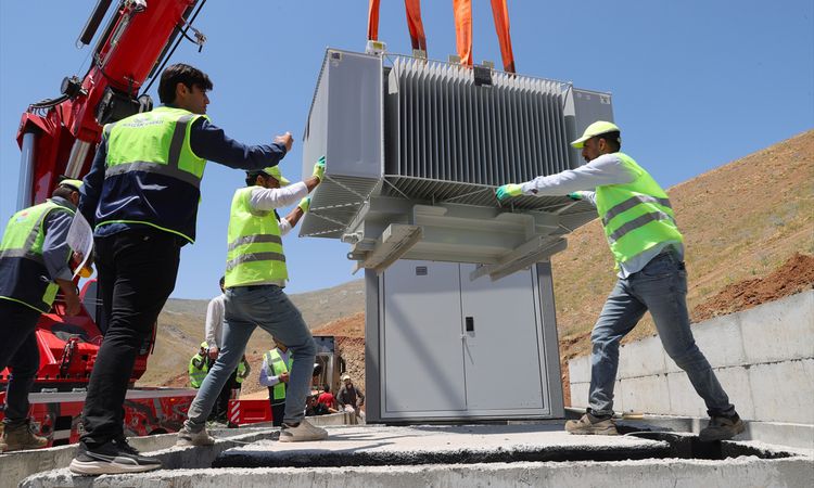 Kritik Açıklama: Hakkari'de 150 Dönümlük Dev Güneş Enerjisi Santrali Kuruluyor - Son Dakika