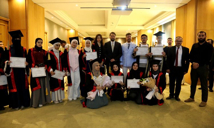 Kritik Açıklama: Halep'te Türkiye Açık Öğretim Lisesi'nden 15 Suriyeli öğrenci mezun oldu - Son Dakika | İşte
