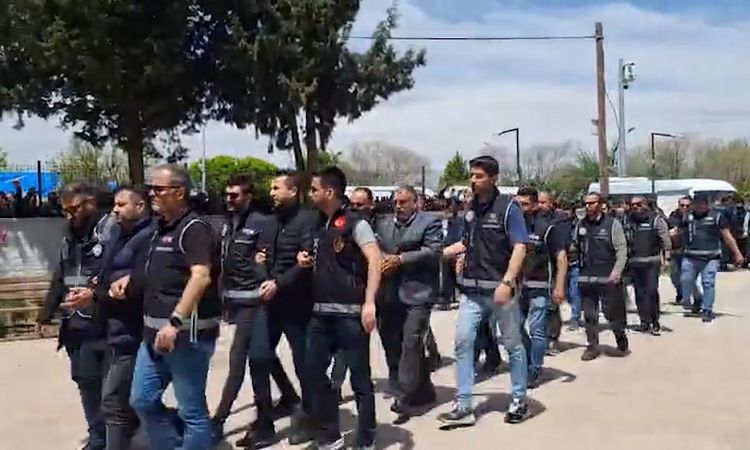 Sıcak Gündem: Halfeti'de Yolsuzluk Operasyonunda 14 Tutuklu Tahliye Edildi - Son Dakika: Gelişmeler Takip Edil