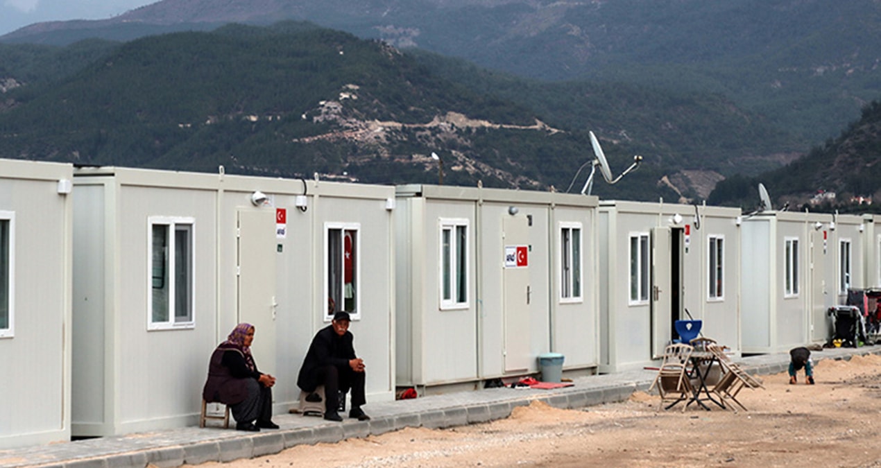 Gündemden Son Bilgiler: Halk konteynerde, Hatay belediyesi külliye peşinde - En Son Haber