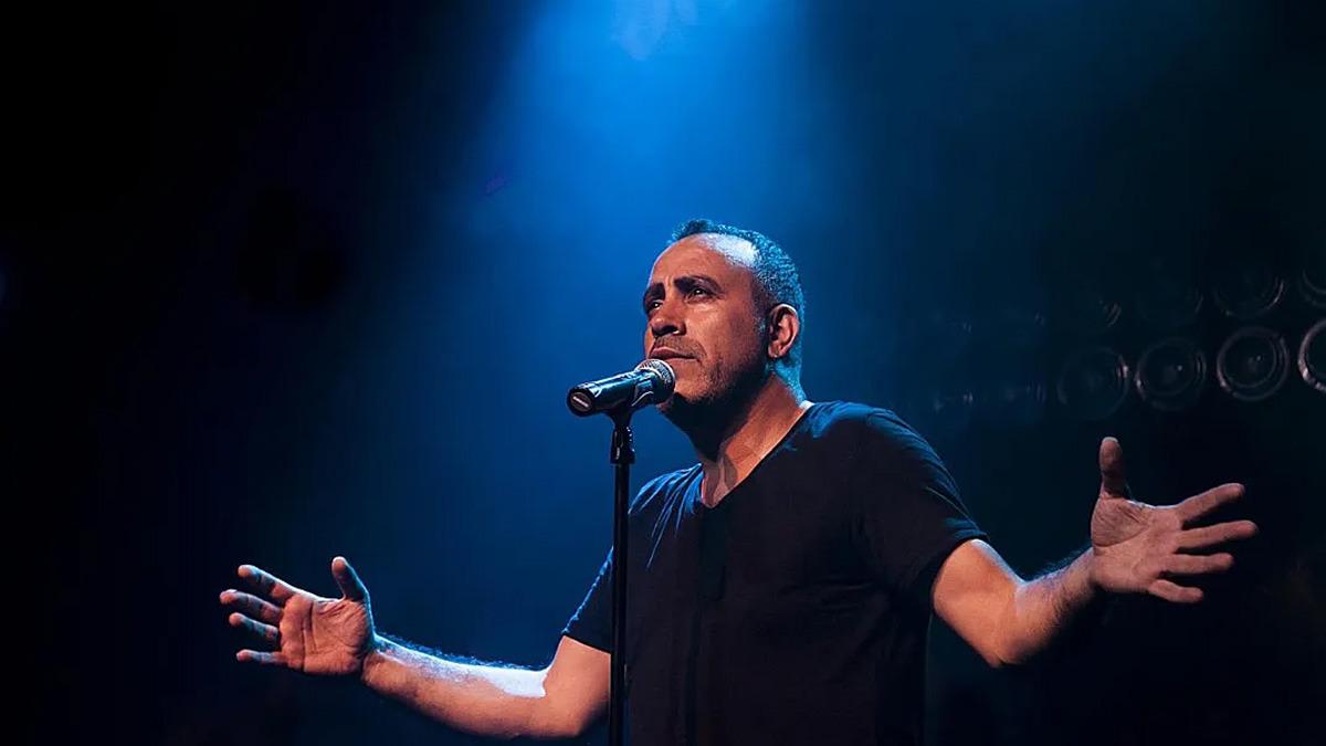 4 phone calls were found on Haluk Levent! He did not give his passwords