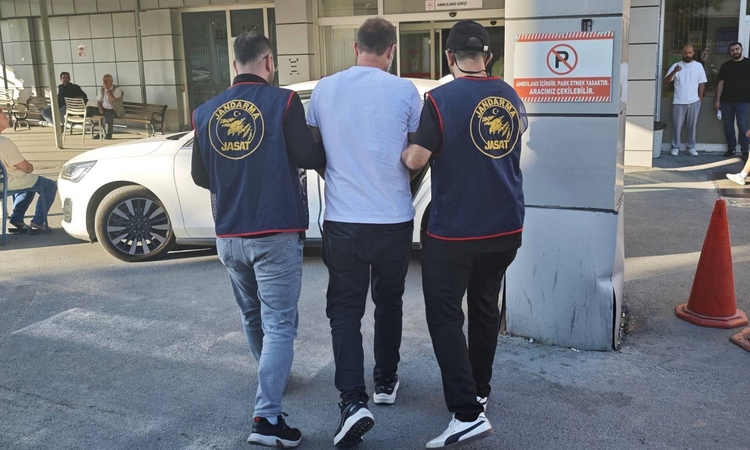 Hapis cezasıyla aranan 2 firari İstanbul’da yakalandı