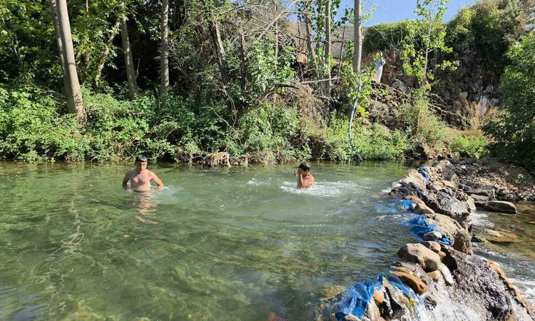 Son Gelişme: Hatay'da 40 Derece Sıcakta Çocuklar Derede Serinliyor - Son Dakika | İşte Tüm Ayrıntılar