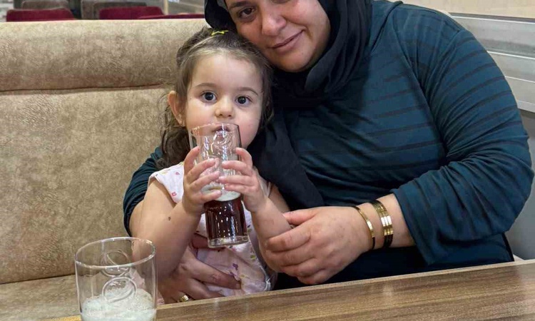 Hatay Reyhanlı'da yayalara çarpan otomobil, anne ve 4 yaşındaki kızını öldürdü