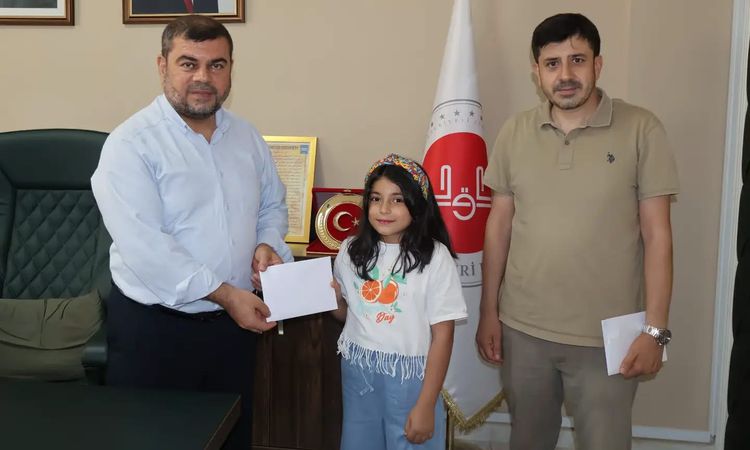 Ayrıntılar Netleşti: Hatay’da "Yaz Kur’an Kursu Hikâyem" yarışmasında dereceye giren öğrenciler ödüllendirildi