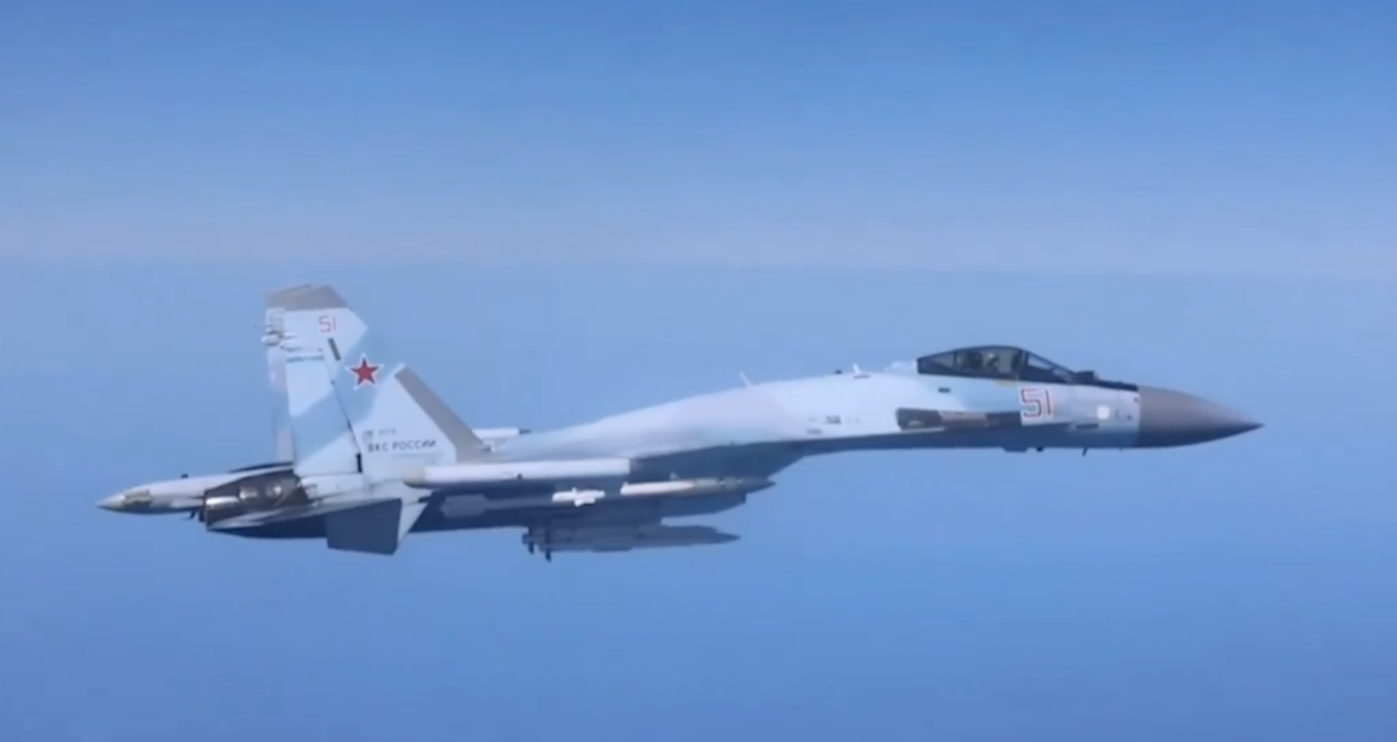 Havada korku dolu anlar: Rus uçağı İngiliz uçağına 6 metre yaklaştı, sistemleri kilitledi - Son Dakika