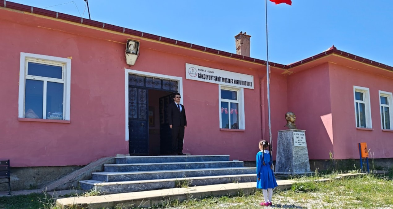 Son Gelişme: Hiç devamsızlık yapmadı! Okulun tek öğrencisi karnesini aldı - Haberleri | İşte Tüm Ayrıntılar