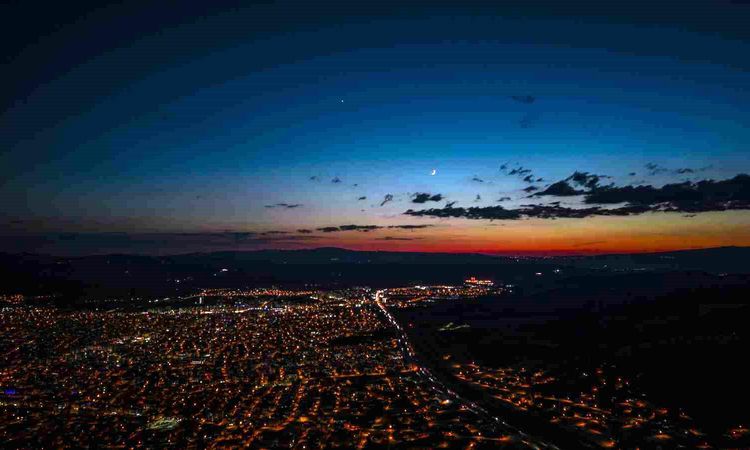 Crescent and Venus met in the same frame - News