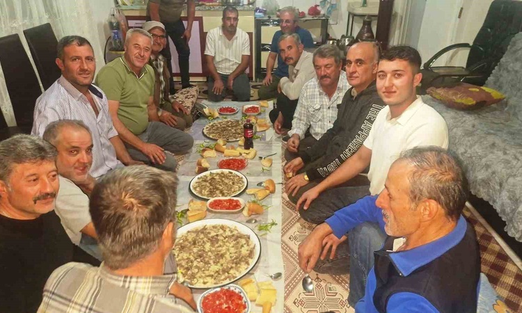 Hisarcık'ta avcılar yeni av sezonu öncesi tavşan etli tirit hazırladı ve Merak Edilenler