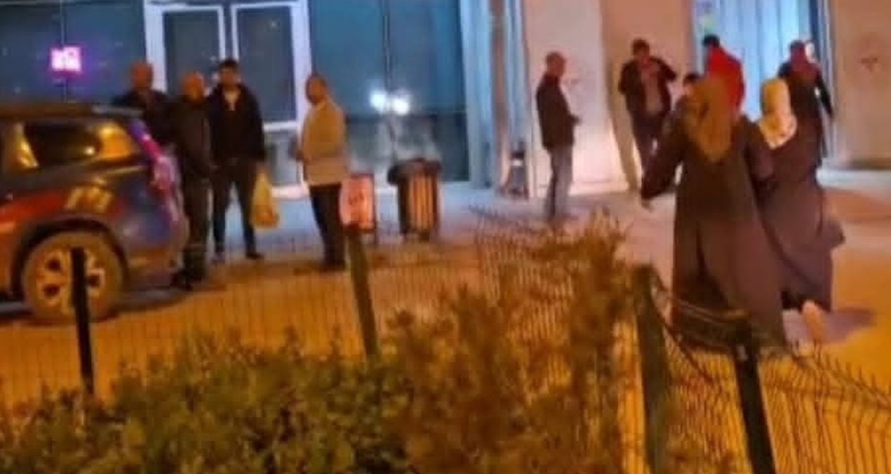 Kritik Açıklama: Husumetlisinin evine kurşun yağdırdı: Anne öldü, baba ile kızı ağır yaralı - En Son Haber