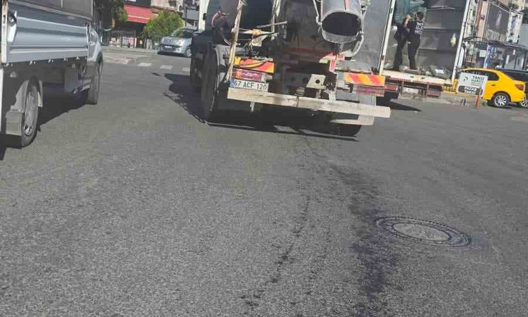 İddiaya göre Karadeniz Ereğli'de beton mikseri kirli suyu yola döktü, tepki çekti | İşte Tüm Ayrıntılar
