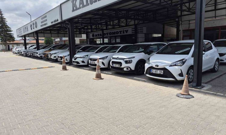 Gündemden Son Bilgiler: İkinci el araç piyasasında durgunluk sürüyor: Satışlar yüzde 50 gerileme kaydetti - So