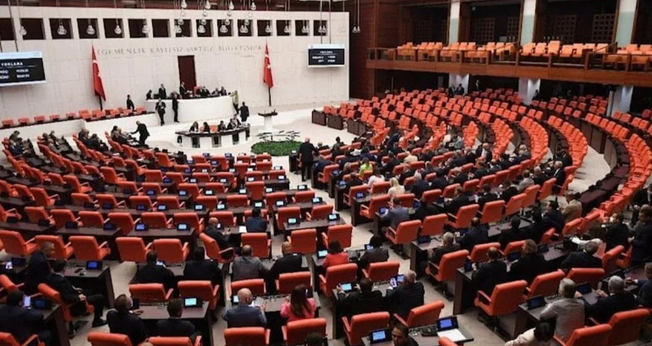 İktidarın torba yasası yolda: Öğrenci affında yeni düzenleme geliyor - Son Dakika - Son Dakika Bilgileri