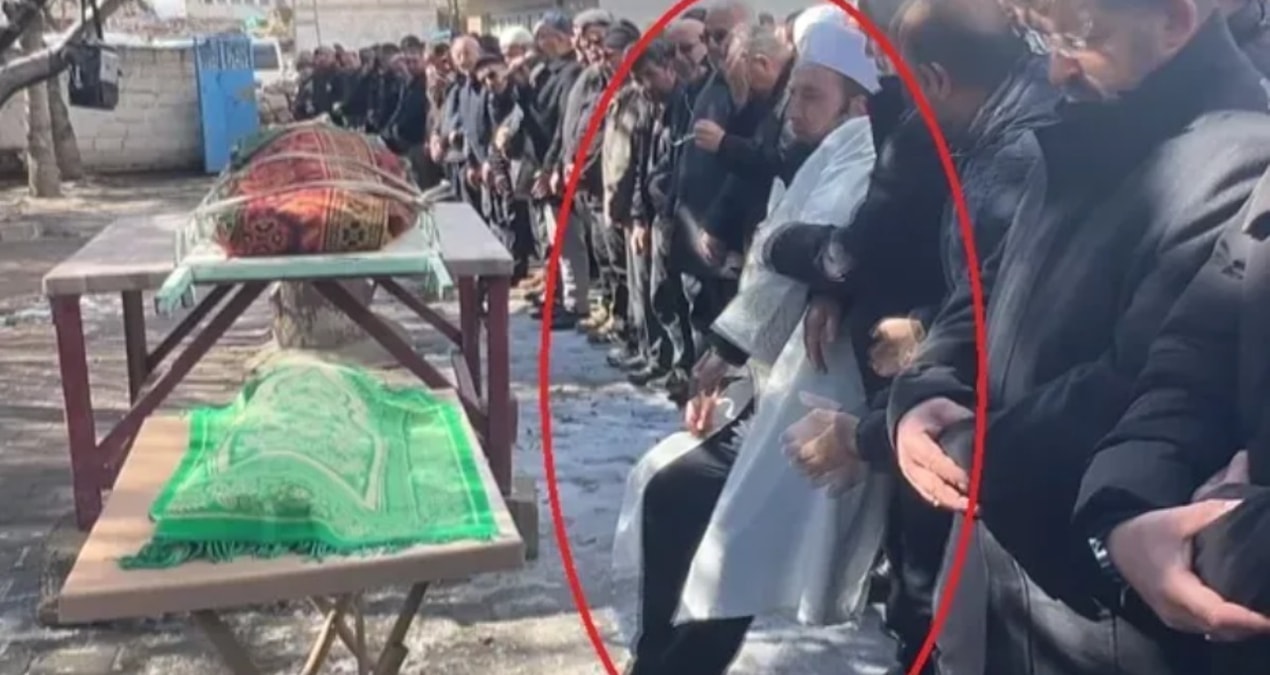 Ayrıntılar Netleşti: İmam acıya dayanamadı: Kardeşi, yengesi ve yeğeninin cenaze namazını kıldırırken fenalık