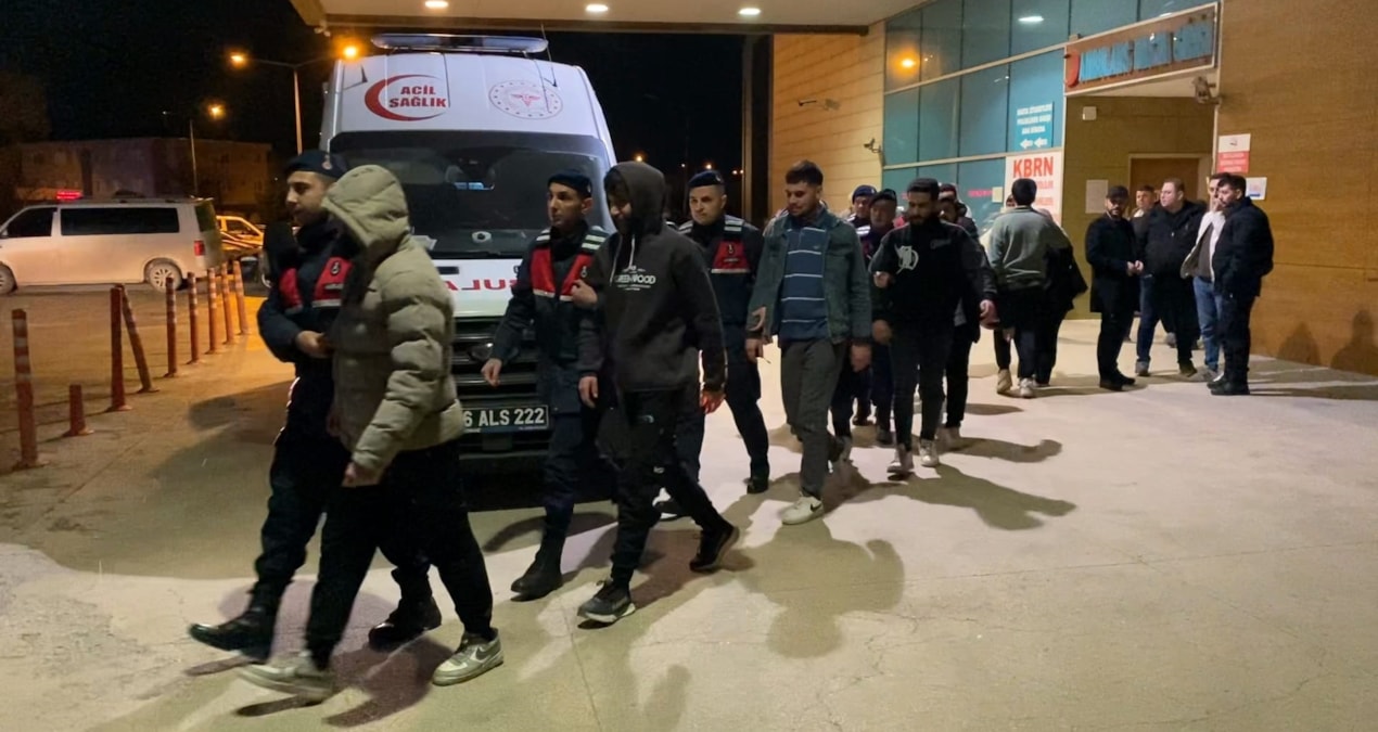 Gündemden Son Bilgiler: İnegöl’de kaçak göçmen operasyonu: Bir apartmanda 7 kişi yakalandı - Son Dakika | İşte