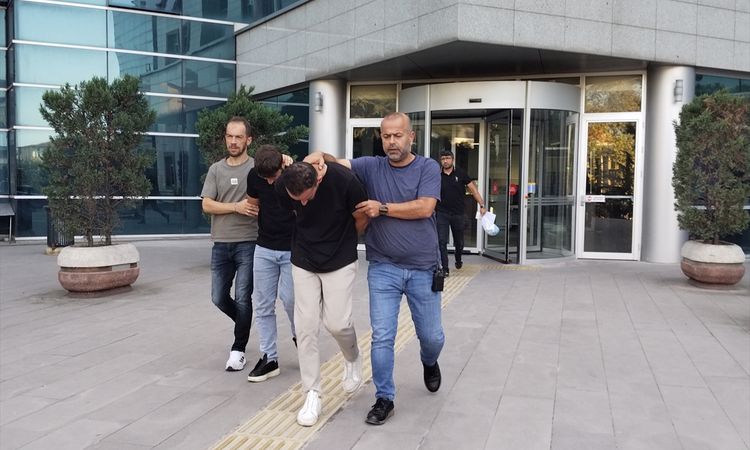 İnegöl'de polis kisvesiyle 71 yaşındaki kadını dolandıran 2 şüpheli hakkında tutuklama kararı verildi: Gelişme