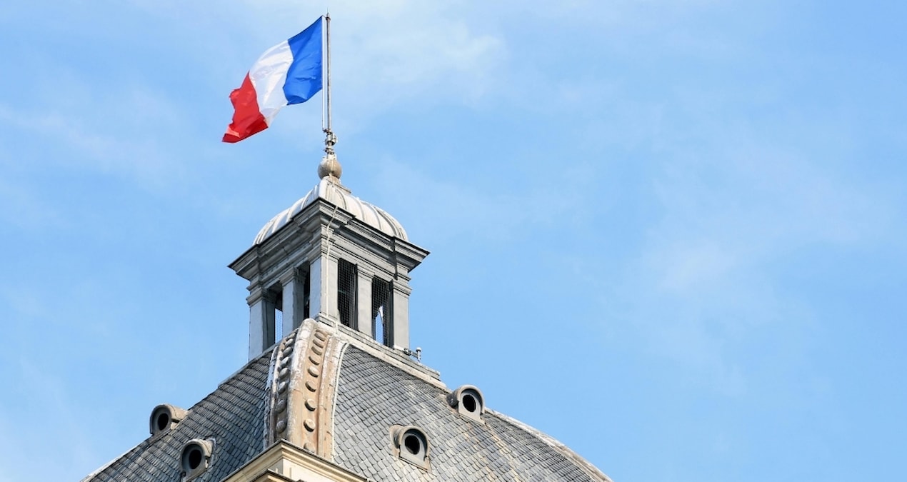 After England, France also bans people born after 2009 - Breaking News