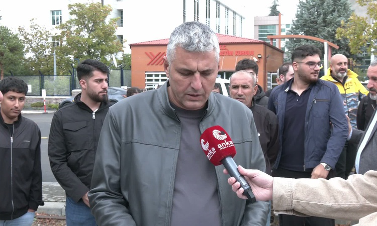 İran'daki Türk öğrenciler ve ailelerinden YÖK önünde çözüm talebi