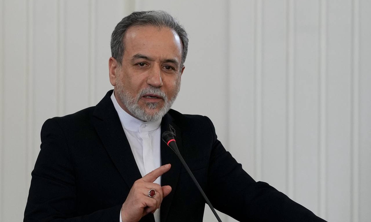 İran Dışişleri Bakanı Arakçi: Yüzlerce ABD askeri üssü vuruldu | İşte Tüm Ayrıntılar