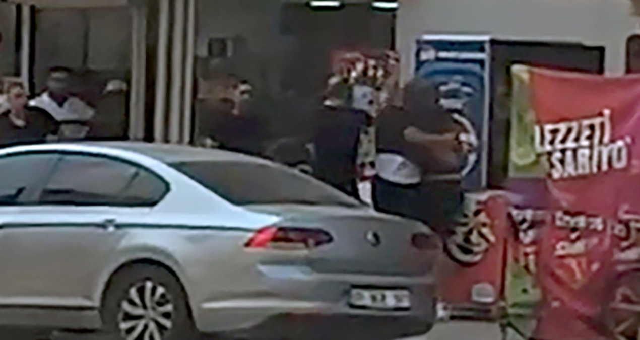 He fought with the business owner and opened fire with a rifle - News