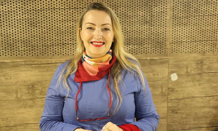 Son Gelişme: İşitme Engelli Arkadaşı İçin İşaret Dili Öğrendi - Son Dakika