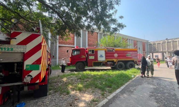 İslamabad'da hastane yangını: 14 bebek yaşamını yitirdi