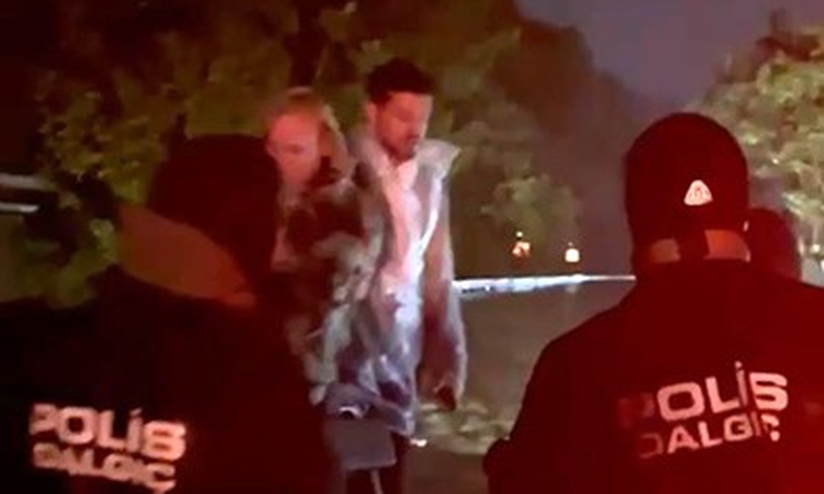 İstanbul'da aşırı yağışta stüdyoda mahsur kalan Murat Boz ve vatandaşlar kurtarıldı | İşte Tüm Ayrıntılar