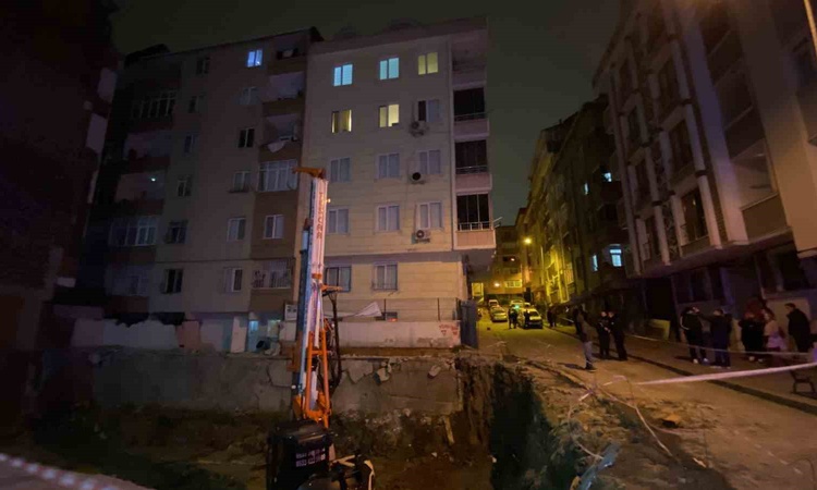İstanbul Bahçelievler'de istinat duvarı yıkıldı, iki binada 20 daire tahliye edildi ve Merak Edilenler