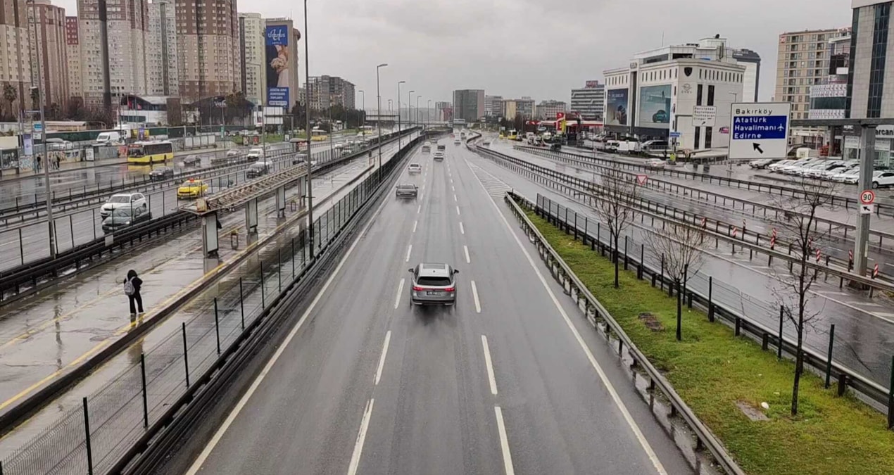 Ayrıntılar Netleşti: İstanbul’da bayram sessizliği: Megakentte yollar boş kaldı - Son Dakika: Gelişmeler Takip