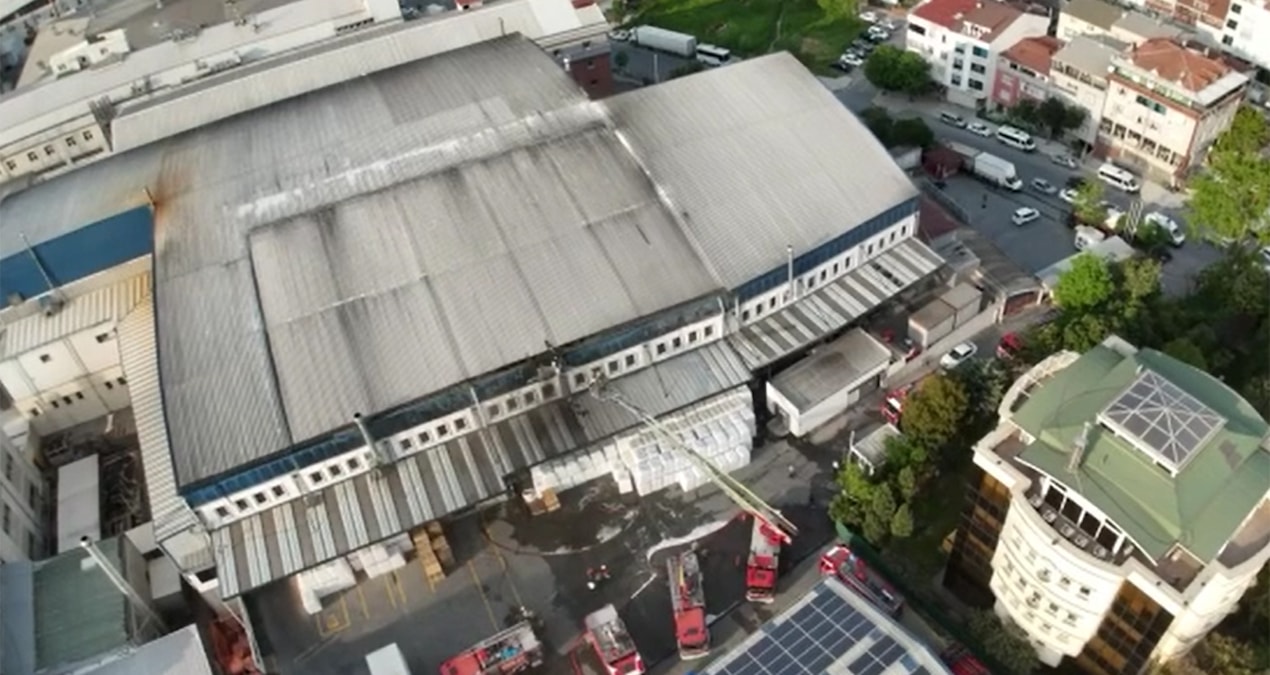 Gündemden Son Bilgiler: İstanbul Esenyurt'ta fabrika yangını - En Son Haber ve Merak Edilenler
