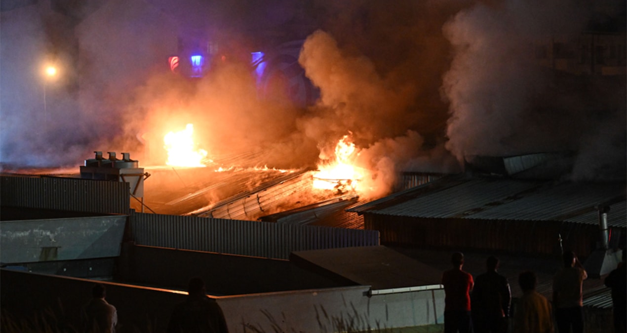 Son Gelişme: İstanbul'da fabrika yangını! Ekipler teyakkuza geçti - Son Dakika ve Merak Edilenler