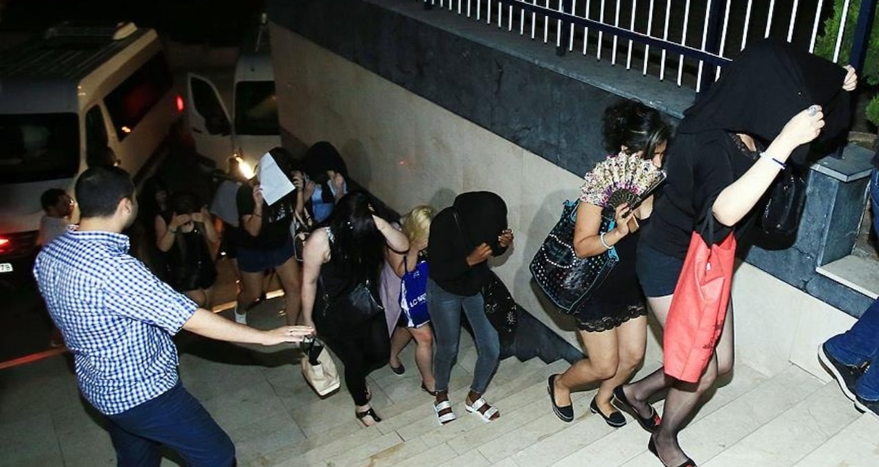 Gündemden Son Bilgiler: İstanbul'da 'fuhuş evi' operasyonu: 14 şüpheli hakkında gözaltı kararı - Son Dakika Ha