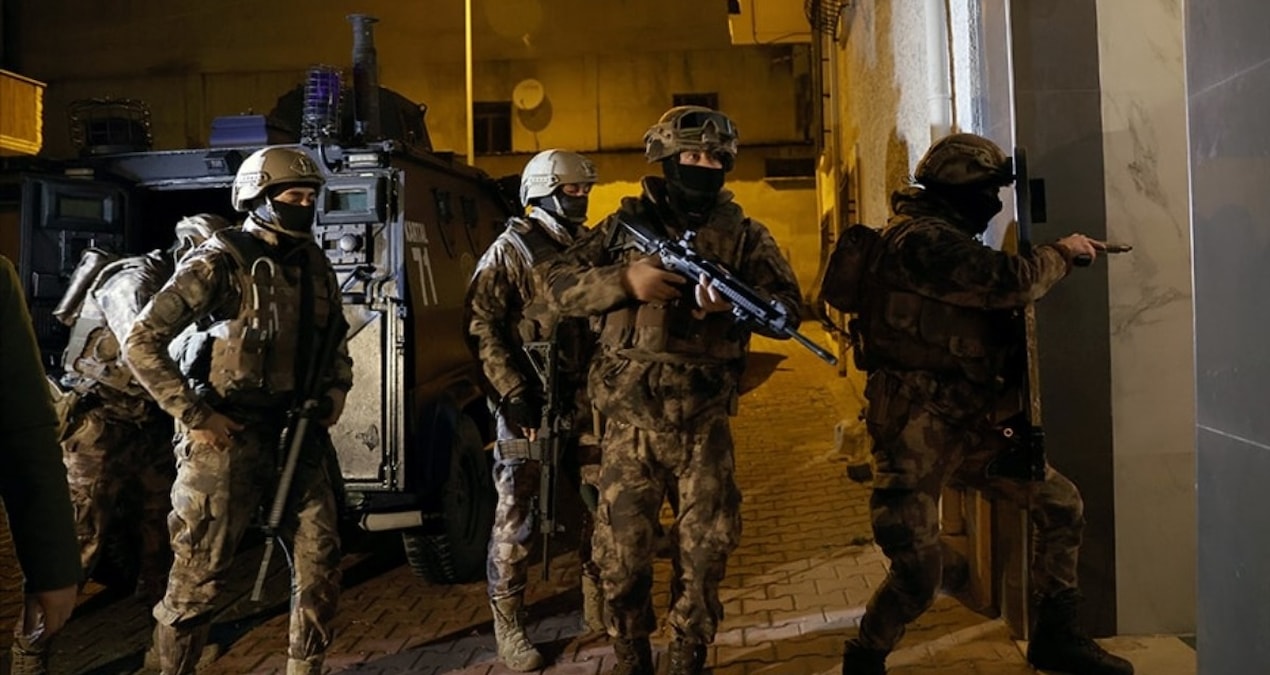 İstanbul merkezli 5 ilde suç örgütü operasyonu: 32 gözaltı - En Son Haber - Son Dakika Bilgileri