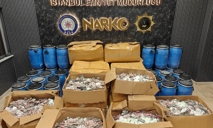 İstanbul'da operasyonlarda 654 bin 376 hap ele geçirildi, 5 kişi yakalanarak gözaltına sevk edildi - Son Dakik